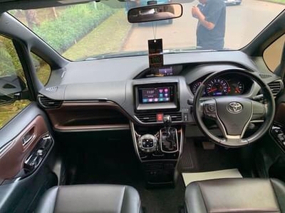 Toyota Voxy 2.0 A/T 2018 Hitam