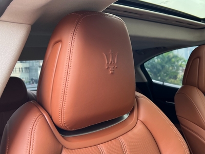 Maserati Ghibli V6 2018 biru km 14 rban cash kredit proses bisa dibantu