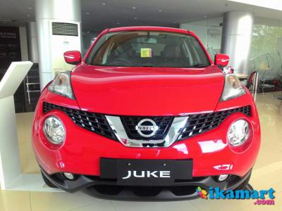 Nissan Juke CVT Red Int