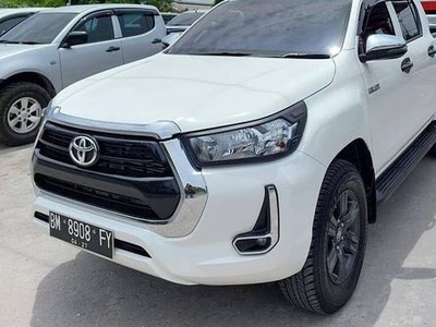 2022 Toyota Hilux Double Cabin 2.5L MT