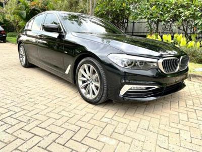 BMW 520i G30 Luxury 2018/19 km Low!!!23ribu Rp785.000.000