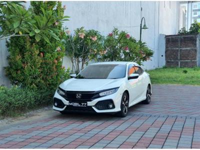 Honda Civic E hatchback 2018