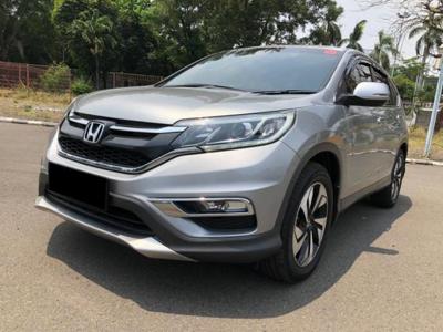 Honda CR-V 2.4 warna silver tahun 2016