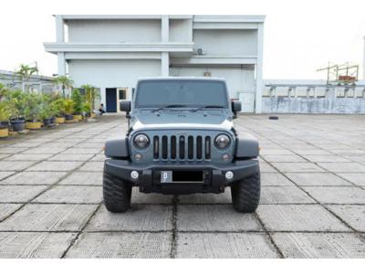 Jeep wrangler unlimited sport 3.0 4?4 AT 2015