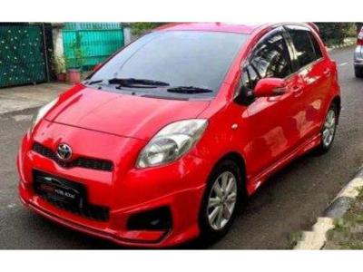 Mobil Toyota Yaris 2013