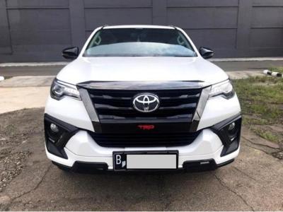Toyota Fortuner VRZ TRD AT Putih tahun 2020