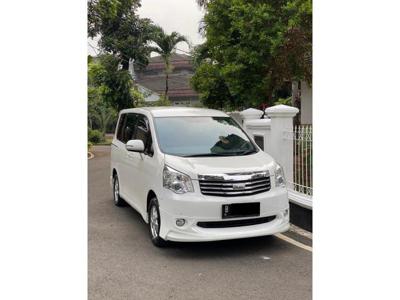 Toyota NAV 1 2013 Type V Putih Mutiara istimewa