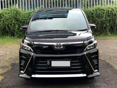 Toyota voxy AT hitam tahun 2018