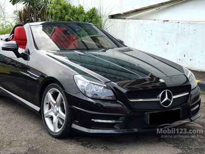 2011 Mercedes Benz Mercy SLK200 1.8 Convertible AT Black on Red