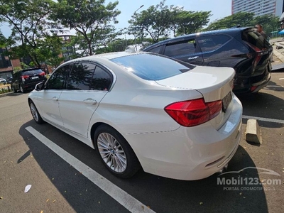 MASIH GARANSI BMW 2019 320i 2.0 Luxury Sedan