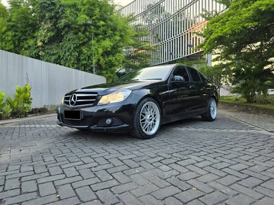 Mercedes-Benz C200 2012