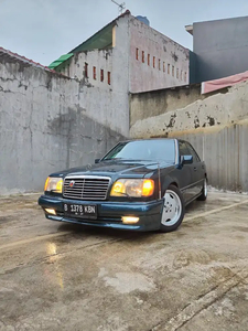 Mercedes-Benz E220 1994