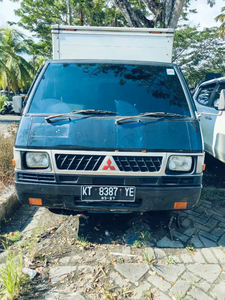 Mitsubishi L300 2016