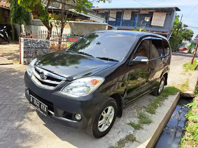 Daihatsu Xenia 2010