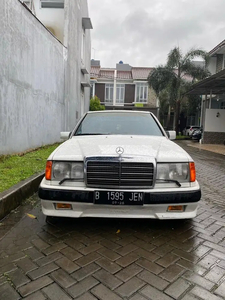 Mercedes-Benz E300 1990