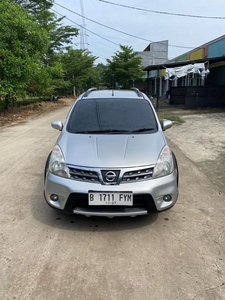 Nissan Livina 2012