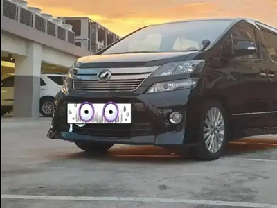 Toyota Vellfire 2014