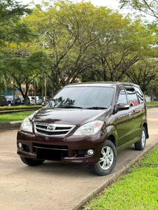 Daihatsu Xenia 2010