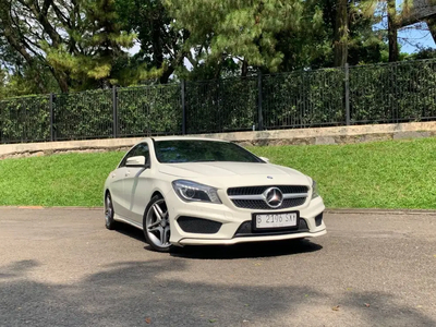 Mercedes-Benz CLA200 2015