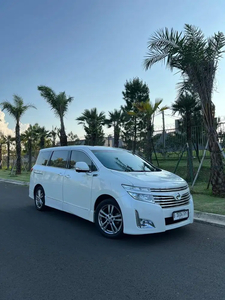 Nissan Elgrand 2013