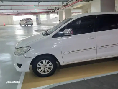 Toyota Kijang Innova 2012