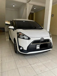 Toyota Sienta 2017