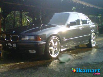 BMW 320i 1995 M/T, Hitam