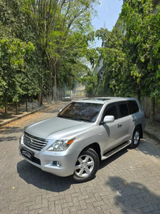 Lexus LX570 2011