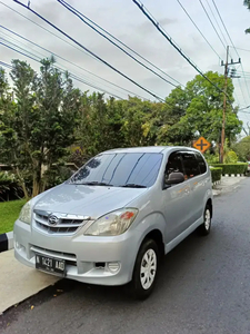 Daihatsu Xenia 2011