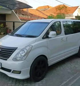 Hyundai H1 2012