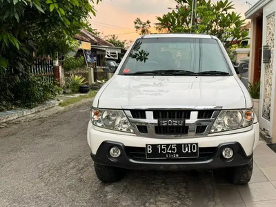 Isuzu Grand touring 2016