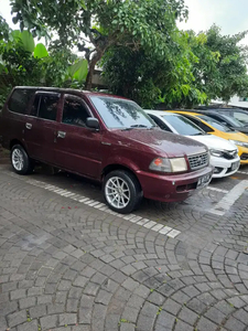 Toyota Kijang 2002