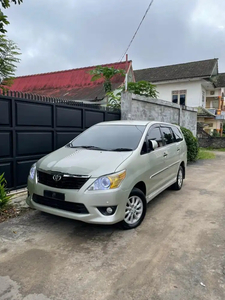 Toyota Kijang Innova 2012