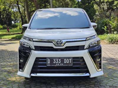 Toyota Voxy 2019