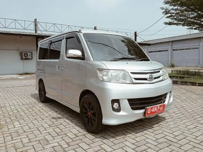Daihatsu Luxio 2012