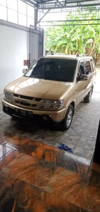 Isuzu New Panther 2004