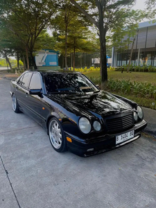 Mercedes-Benz E230 1998