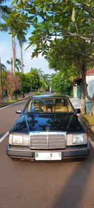 Mercedes-Benz E260 1986