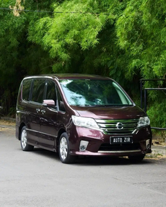 Nissan Serena 2013