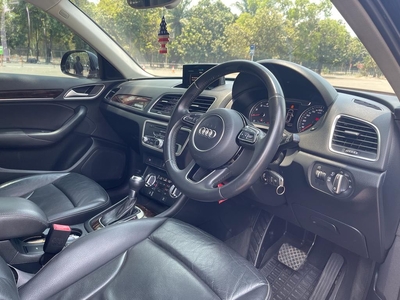 Audi Q3 2.0 TFSI 2014 Hitam