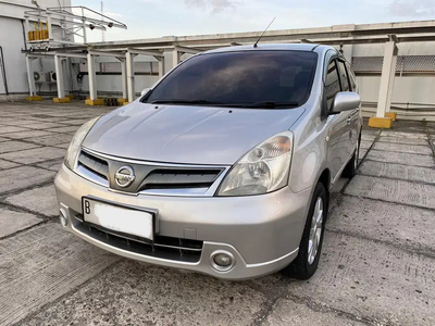 Nissan Grand livina 2012