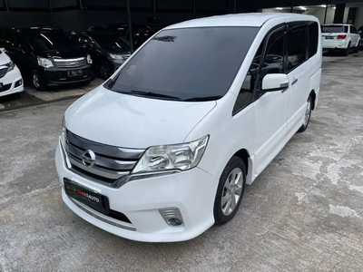 Nissan Serena 2013