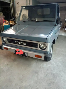 Toyota Kijang 1985