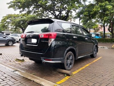 Toyota Innova Venturer 2.0 AT Matic Bensin 2019 Hitam