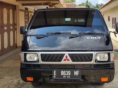 2015 Mitsubishi L300 Pickup Standard