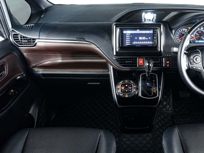 Toyota Voxy 2.0 A/T 2018 - Beli Mobil Bekas Murah