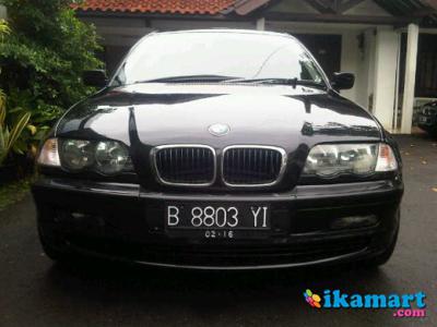 BMW 318i Th.2000 Automatic Hitam