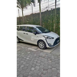 Mobil Toyota Sienta E Manual Tahun 2016 Putih Mesin Kering - Jakarta Pusat