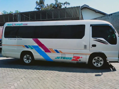 Isuzu Elf Minibus 2015