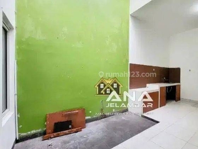 ANA GUDANG DI DALAM KOMPLEK LOKASI TENANG UK 9X13M JELAMBAR